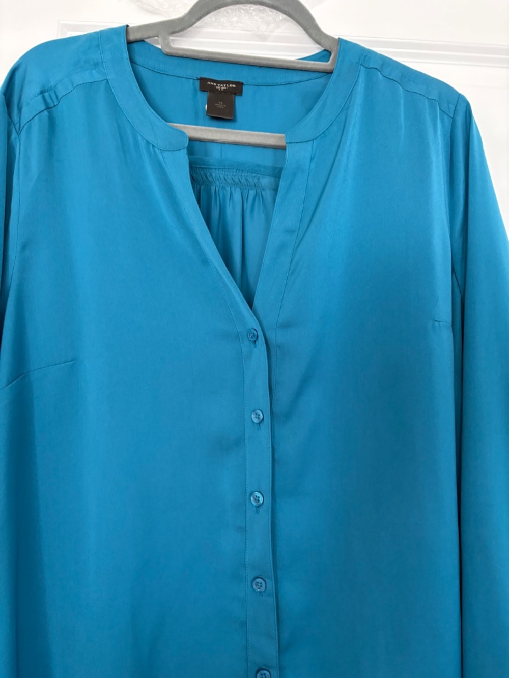 NEW Ann Taylor Blue Long Sleeve Button-Down Blouse